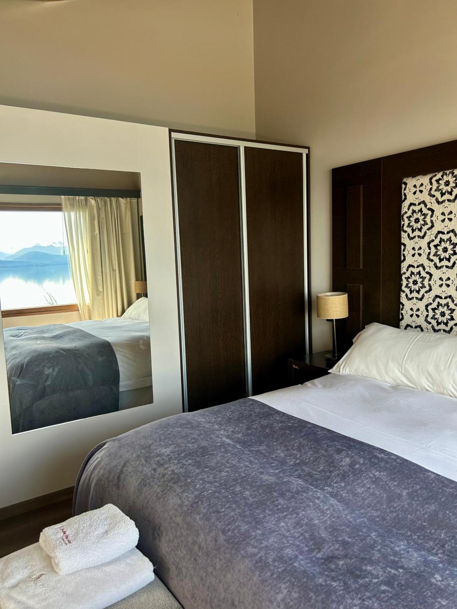 Bahia Paraiso Apart & Suites San Carlos de Bariloche Esterno foto