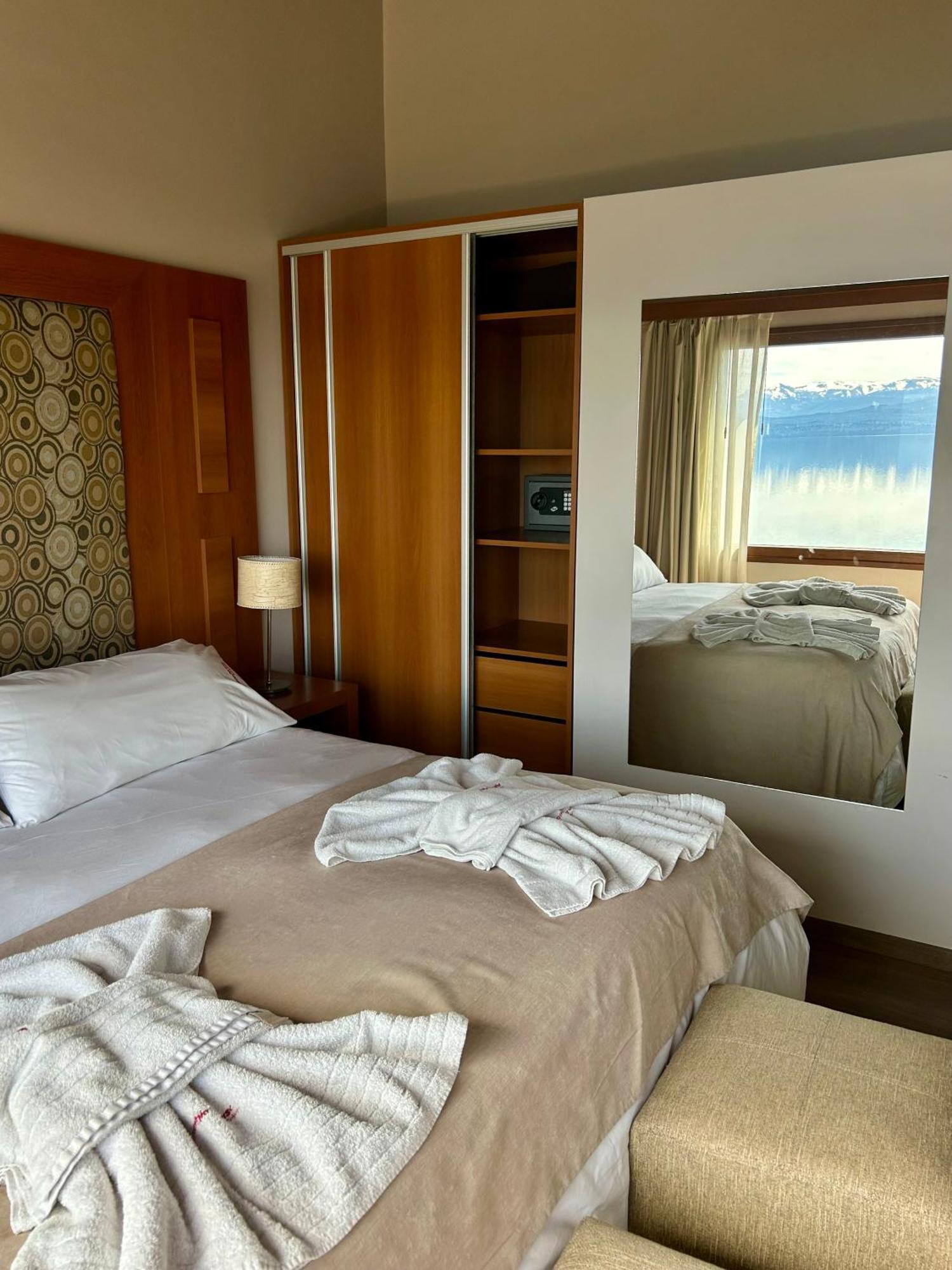 Bahia Paraiso Apart & Suites San Carlos de Bariloche Esterno foto