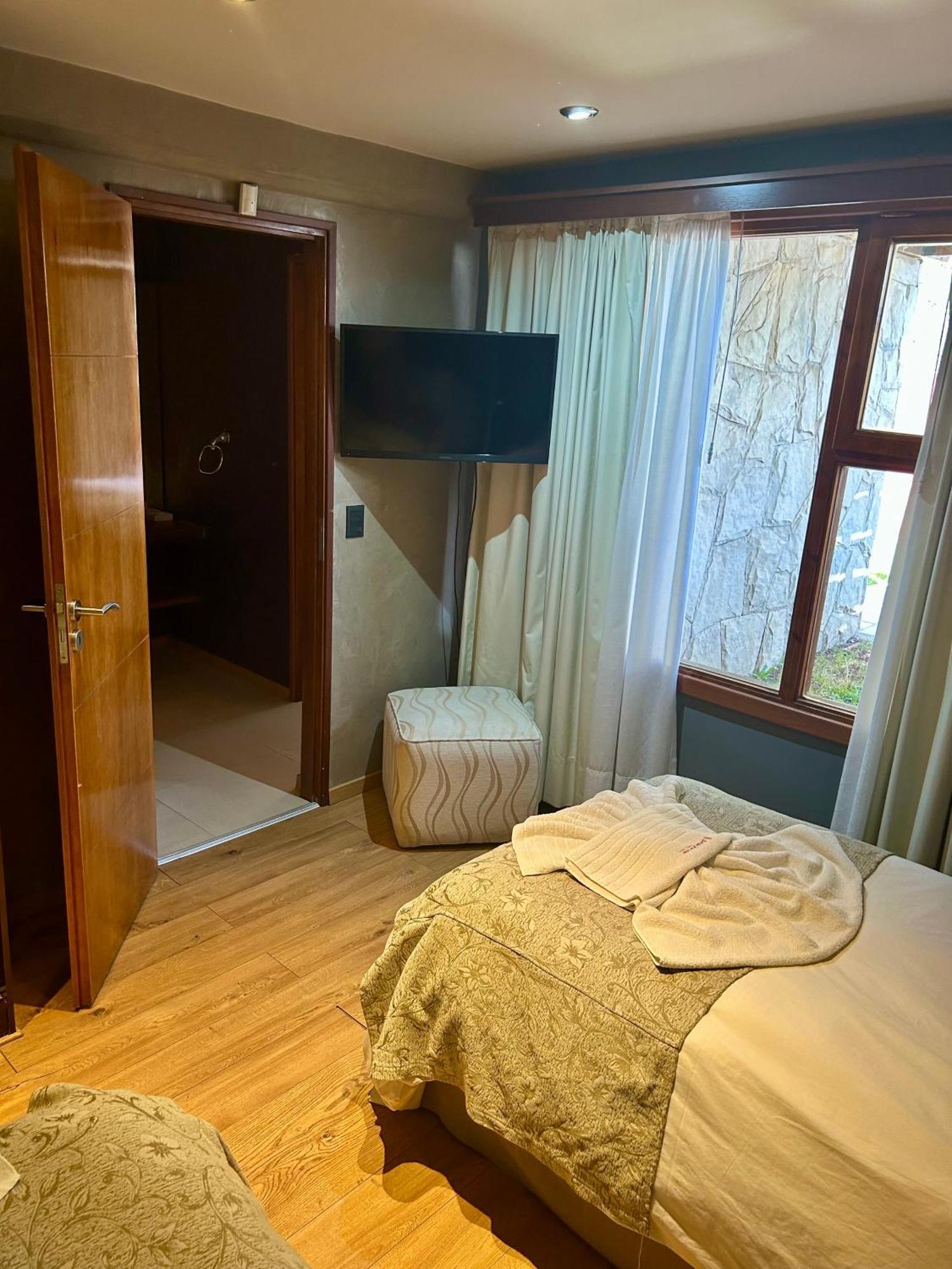 Bahia Paraiso Apart & Suites San Carlos de Bariloche Esterno foto