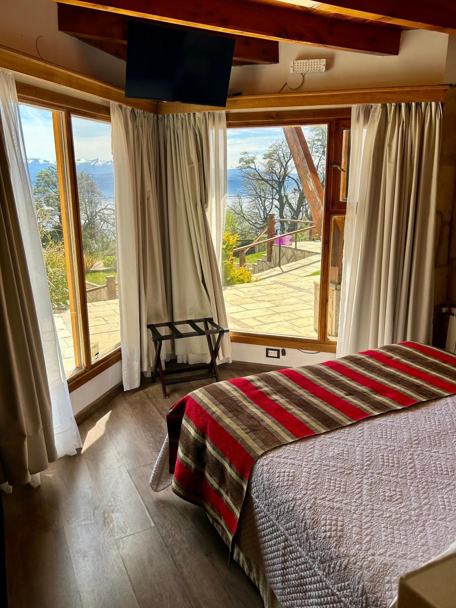 Bahia Paraiso Apart & Suites San Carlos de Bariloche Esterno foto