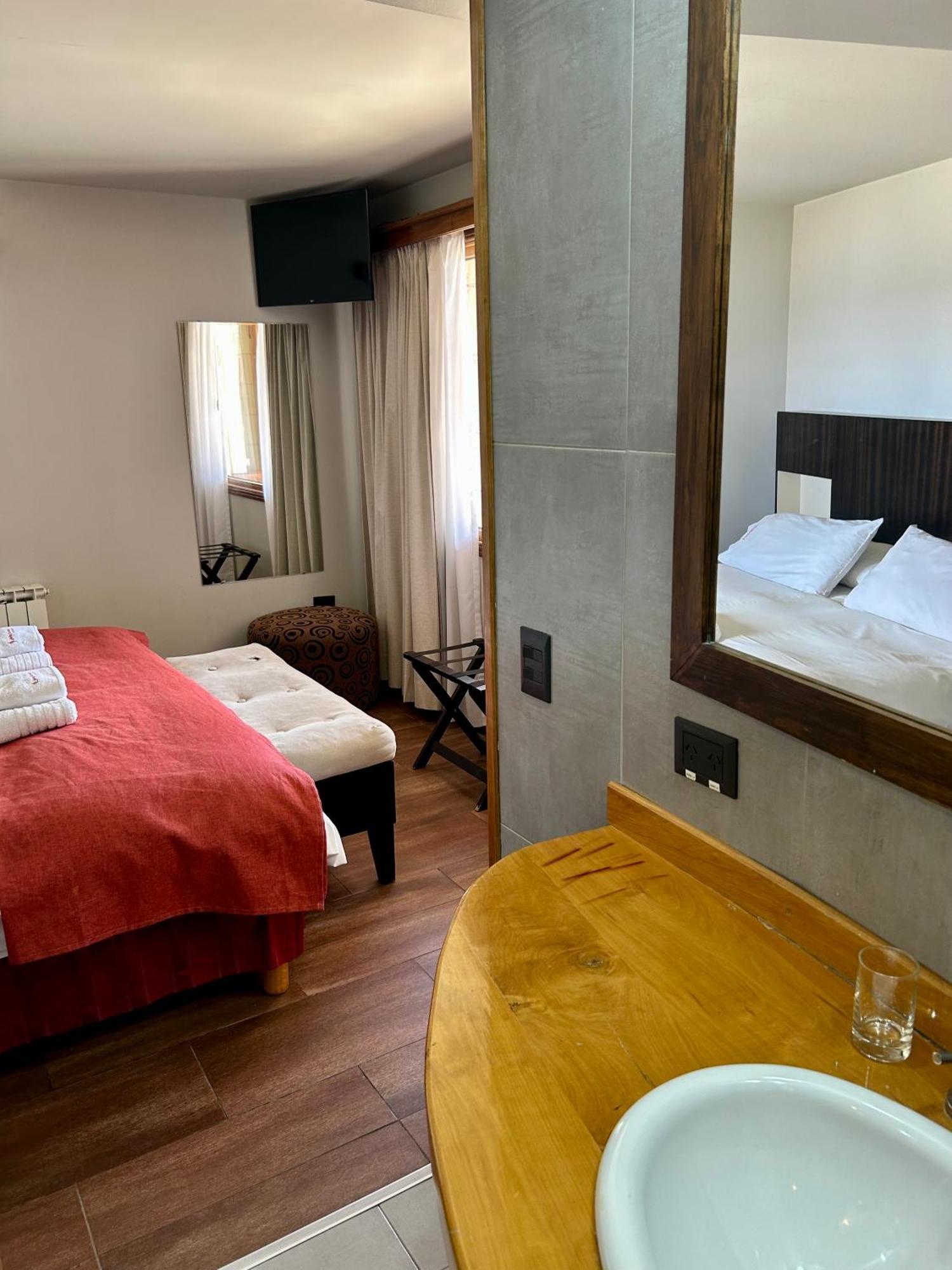 Bahia Paraiso Apart & Suites San Carlos de Bariloche Esterno foto