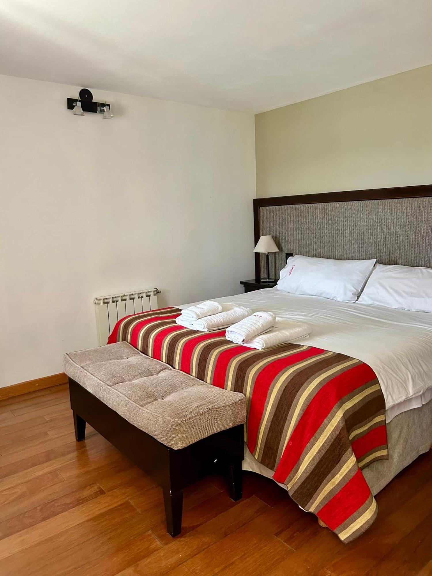 Bahia Paraiso Apart & Suites San Carlos de Bariloche Esterno foto